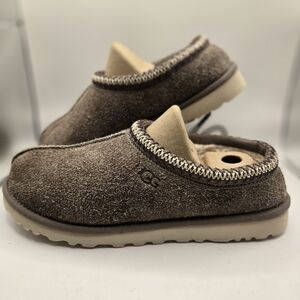 UGG Men's Tasman Shaggy Suede Slipper. Size 8